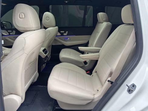 Used 2023 Mercedes-Benz GLS 450 4MATIC image 46