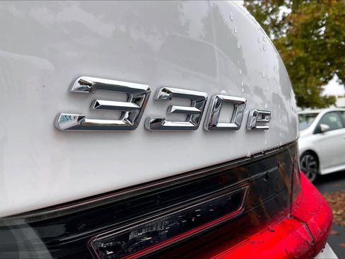 Used 2023 BMW 330e w/ Parking Assistance Package image 11