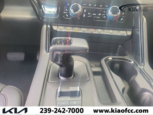 Used 2025 GMC Sierra 1500 AT4 w/ AT4 Premium Package AWD/4WD image 17