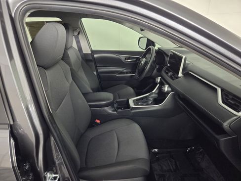 Used 2025 Toyota RAV4 XLE FWD image 32
