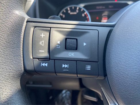 Used 2023 Nissan Rogue S AWD/4WD image 20