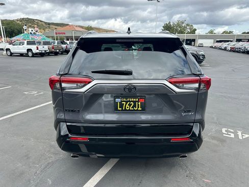 Used 2025 Toyota RAV4 XSE AWD/4WD image 4