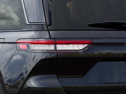 New 2026 Jeep Grand Cherokee Altitude AWD/4WD image 9