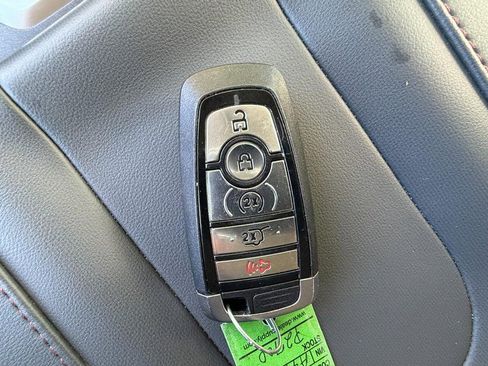 Used 2025 Ford Expedition Active AWD/4WD image 56