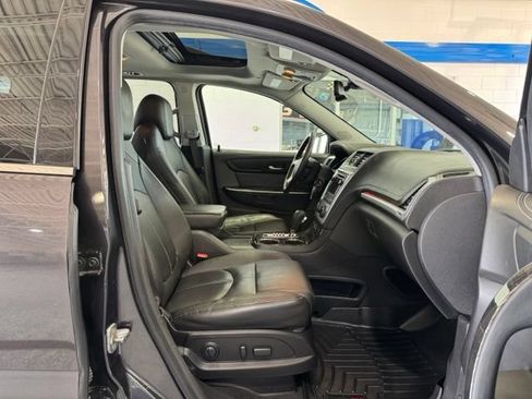 Used 2016 GMC Acadia SLT w/ Open Road Package FWD image 31