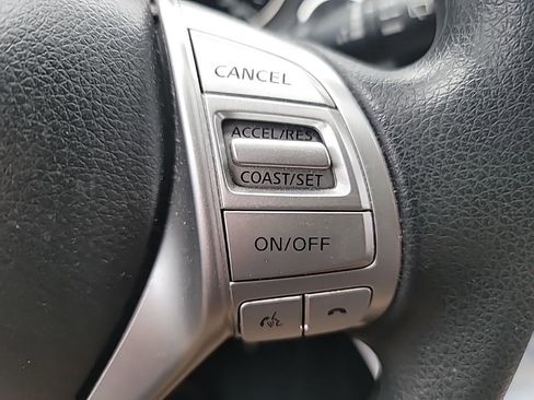 Used 2015 Nissan Rogue SV image 13