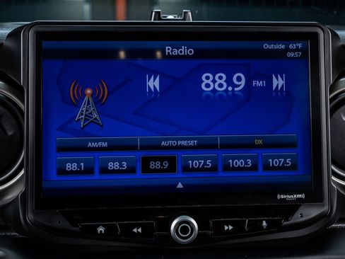 Used 2019 Jeep Wrangler Sport image 24