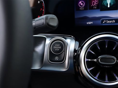 New 2026 Mercedes-Benz GLB 250 4MATIC image 40