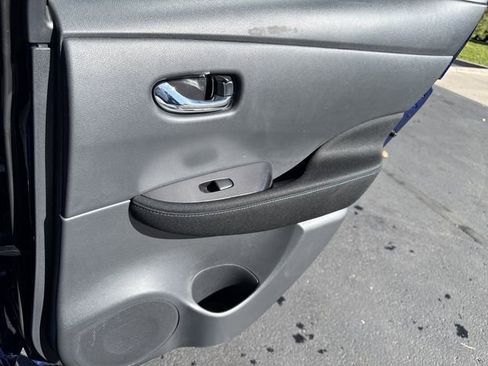 Certified 2025 Nissan Leaf S image 19