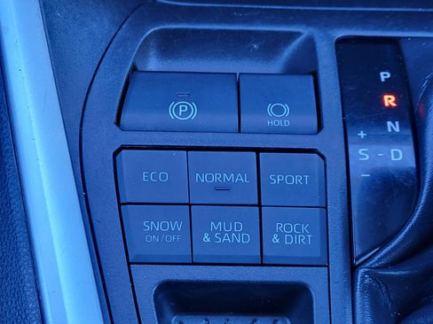 Used 2019 Toyota RAV4 XLE image 32