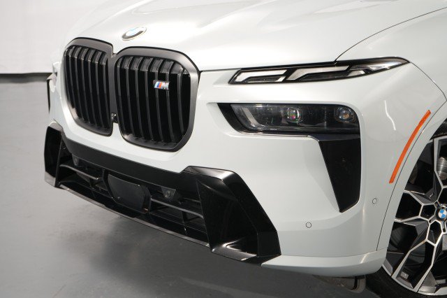 Used 2024 BMW X7 M60i w/ Executive Package AWD/4WD image 3