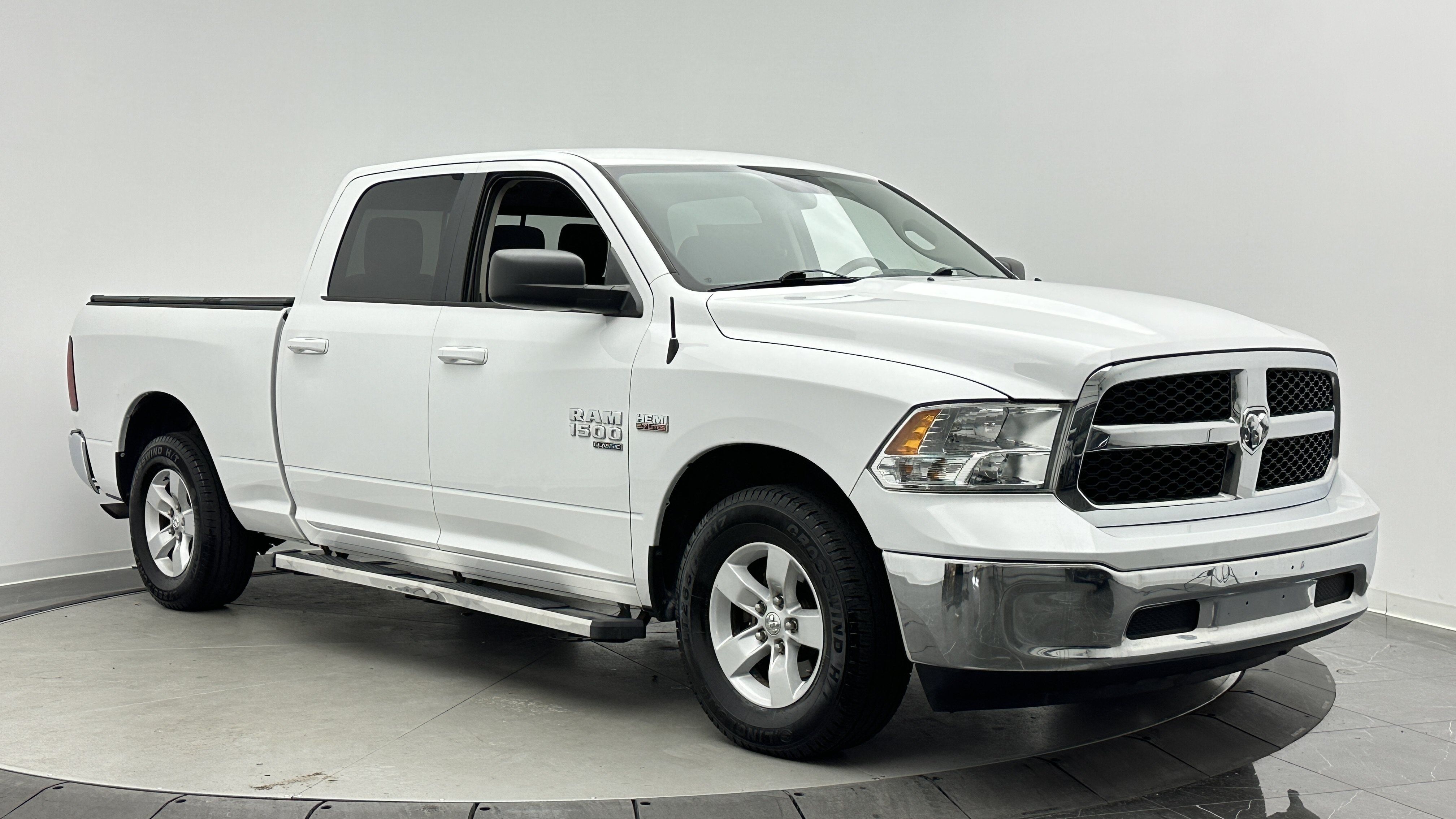 Used 2020 RAM 1500 Classic SLT RWD image 3