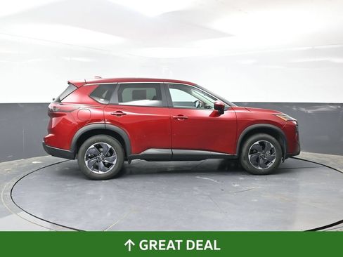 Used 2025 Nissan Rogue SV FWD image 2