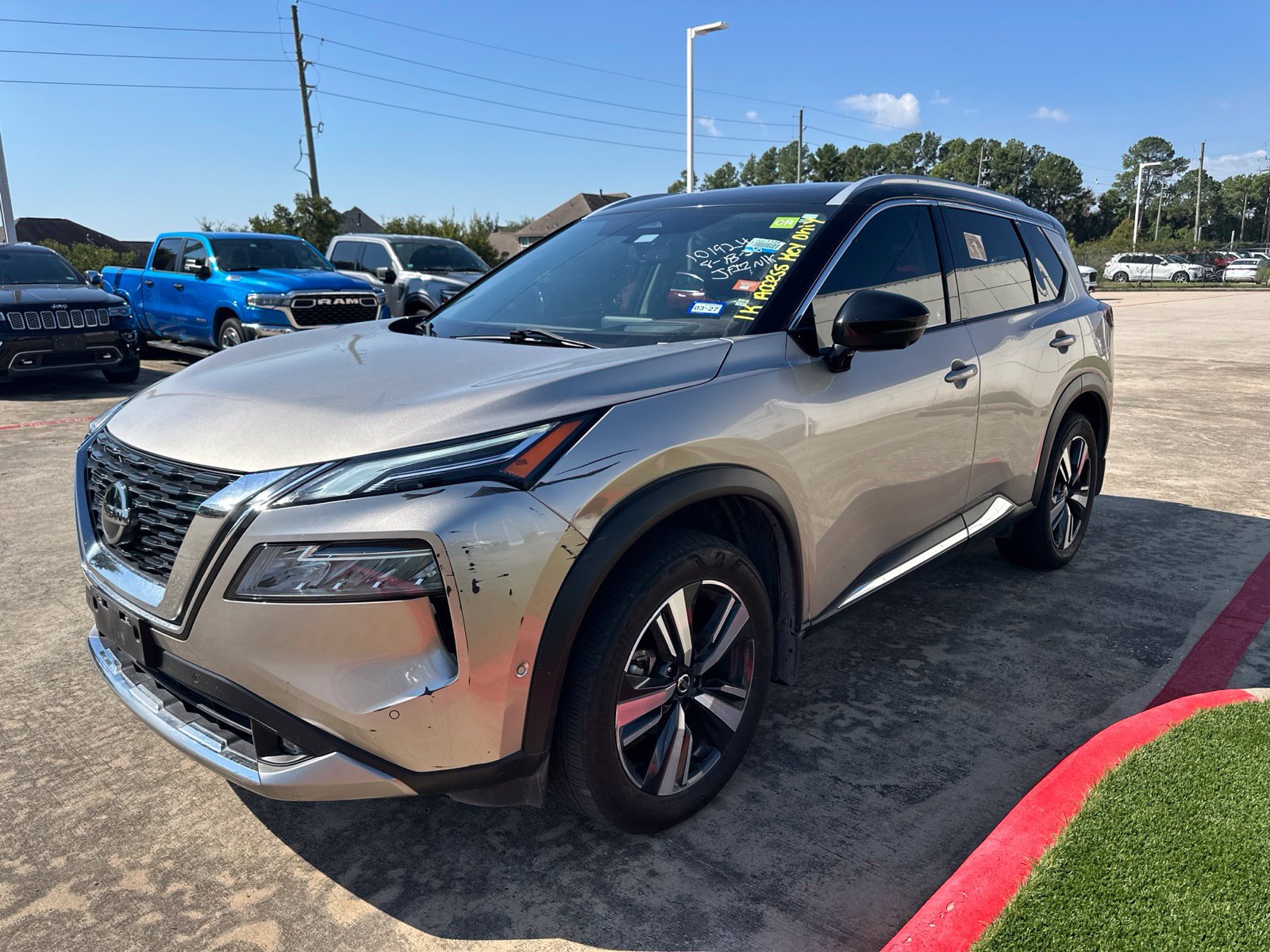 Used 2021 Nissan Rogue Platinum FWD image 3
