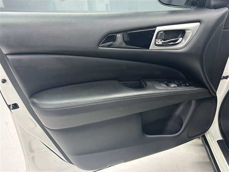 Used 2019 Nissan Pathfinder S AWD/4WD image 21