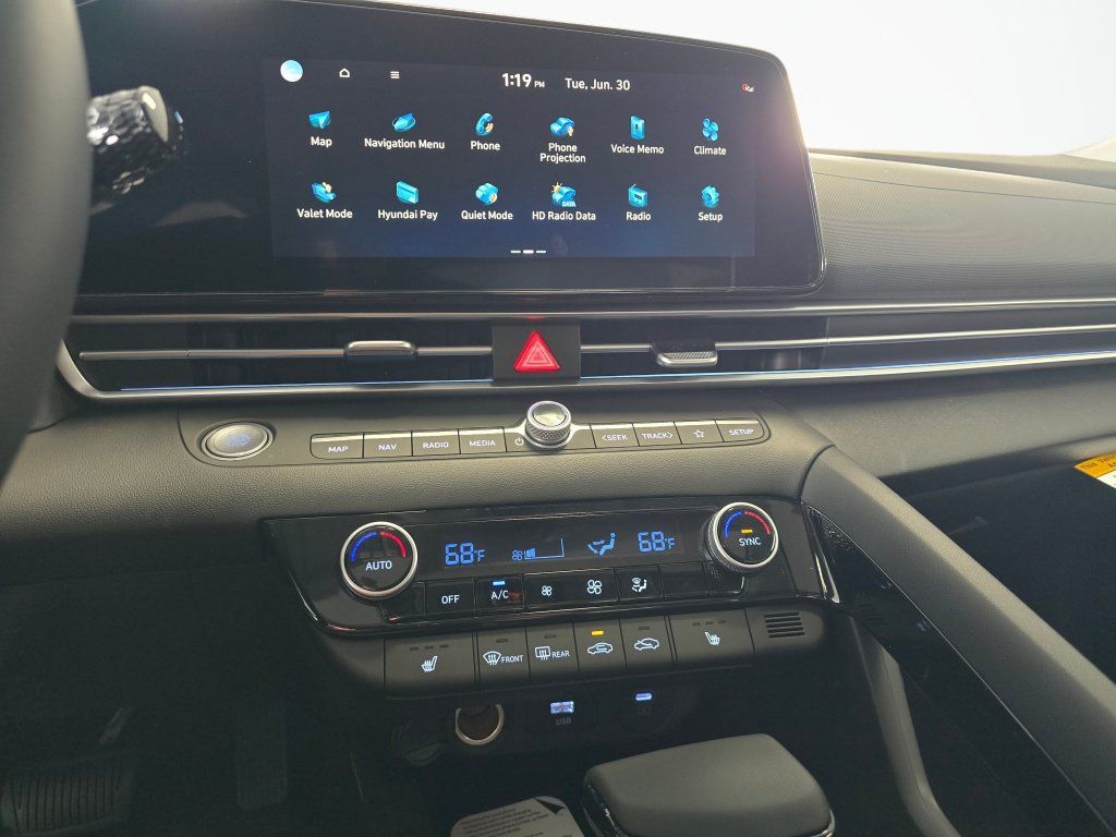 New 2026 Hyundai Elantra Limited FWD image 24