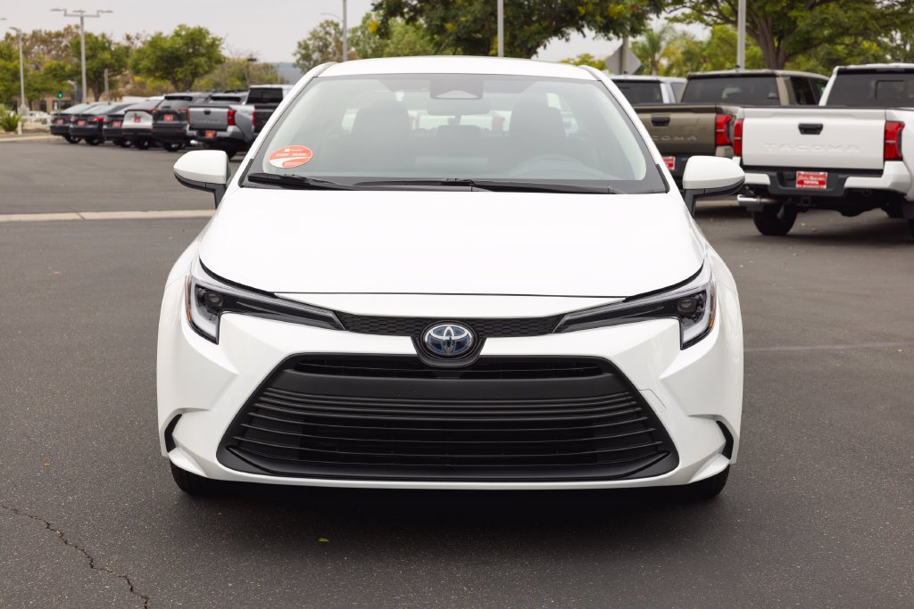 New 2027 Toyota Corolla LE w/ LE Premium Package FWD image 2