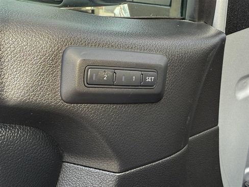 Used 2019 Nissan Titan PRO-4X w/ Pro-4x Convenience Package AWD/4WD image 34