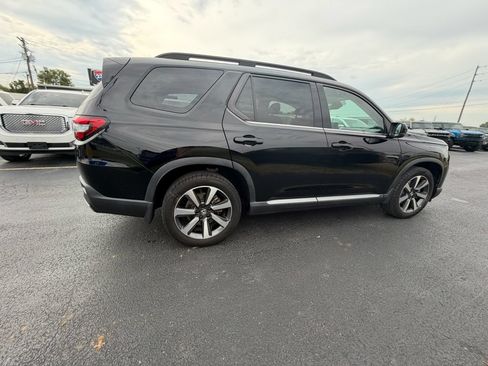 Used 2023 Honda Pilot Touring image 5