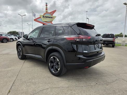 Used 2025 Nissan Rogue SV FWD image 14
