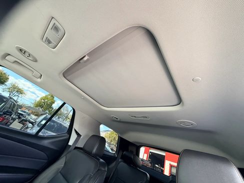 Used 2021 Chevrolet Traverse Premier w/ Redline Edition AWD/4WD image 16