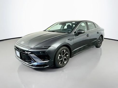 Used 2024 Hyundai Sonata SEL FWD image 2