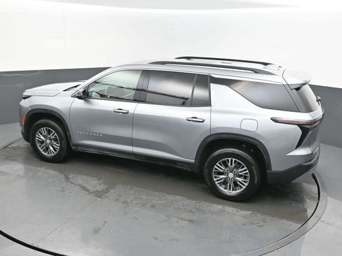 Certified 2025 Chevrolet Traverse LT image 37