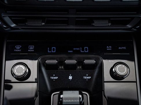 Certified 2024 Porsche 911 Carrera image 39