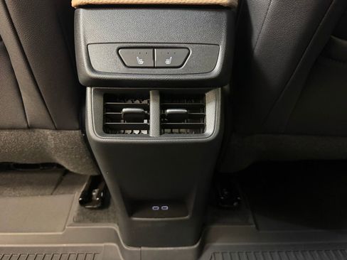 New 2026 Chevrolet Equinox ACTIV w/ Convenience Package III AWD/4WD image 18