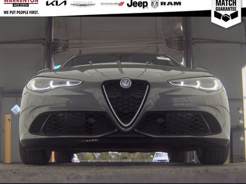 Used 2024 Alfa Romeo Giulia Ti AWD/4WD image 4