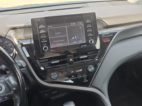 Used 2021 Toyota Camry SE FWD image 17