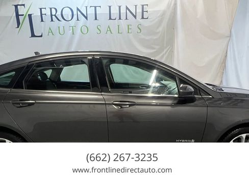 Used 2019 Ford Fusion SE FWD image 8