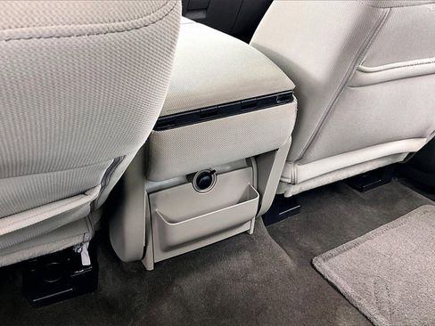 Used 2010 Ford F150 XLT image 32