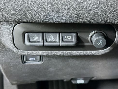 Used 2022 GMC Terrain SLT w/ Tech Package image 16