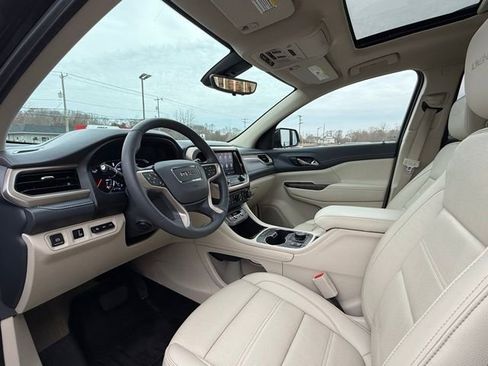 Used 2023 GMC Acadia Denali w/ Denali Ultimate Package image 16
