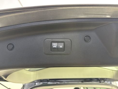 Certified 2022 Nissan Armada SL image 39