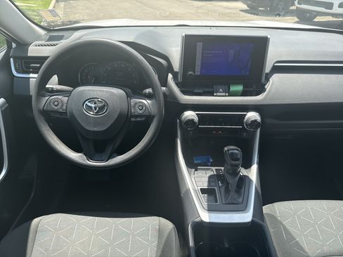 Used 2024 Toyota RAV4 XLE AWD/4WD image 22