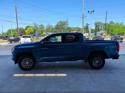 Used 2023 Chevrolet Colorado LT w/ LT Convenience Package II AWD/4WD image 5