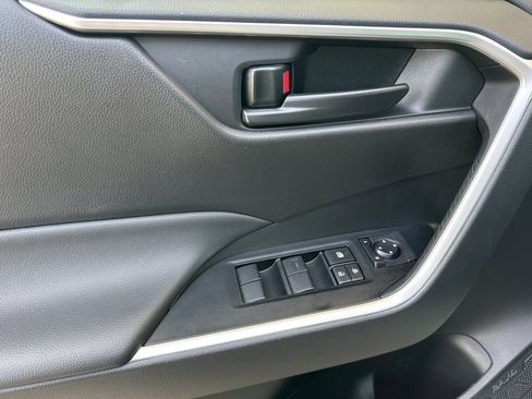 Used 2025 Toyota RAV4 LE image 12