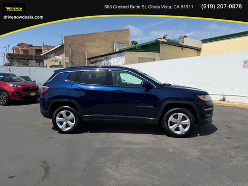 Used 2020 Jeep Compass Latitude w/ Cold Weather Group AWD/4WD image 4