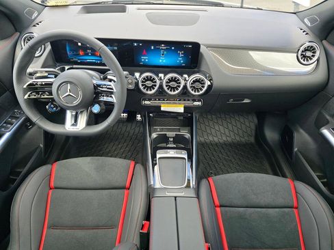 New 2026 Mercedes-Benz GLA 35 AMG 4MATIC image 18