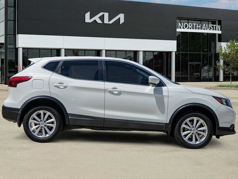 Used 2018 Nissan Rogue Sport S w/ S Appearance Package FWD image 6