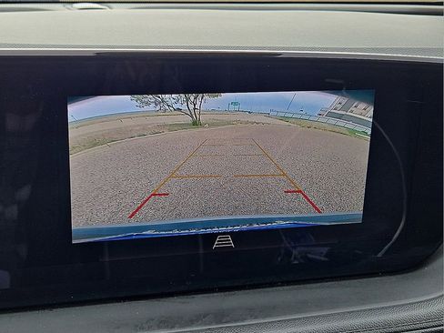 Used 2025 Buick Encore GX Preferred image 27