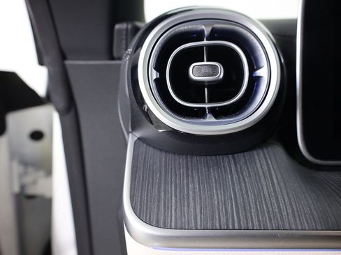 Used 2025 Mercedes-Benz CLE 450 4MATIC Cabriolet image 27