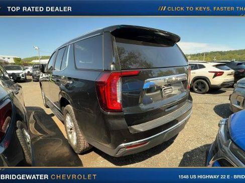 Used 2023 GMC Yukon SLT w/ SLT Premium Package AWD/4WD image 3