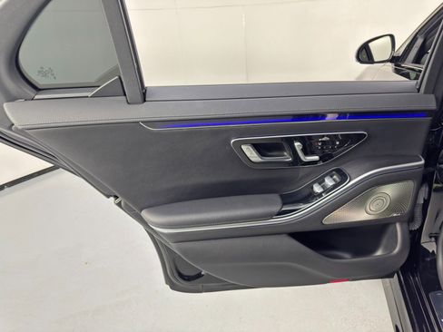 Used 2022 Mercedes-Benz S 500 4MATIC w/ AMG Line Package image 52