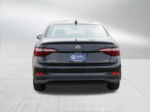 Certified 2022 Volkswagen Jetta SE w/ Panoramic Sunroof Package image 6