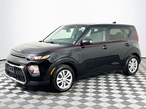 Used 2021 Kia Soul LX image 4
