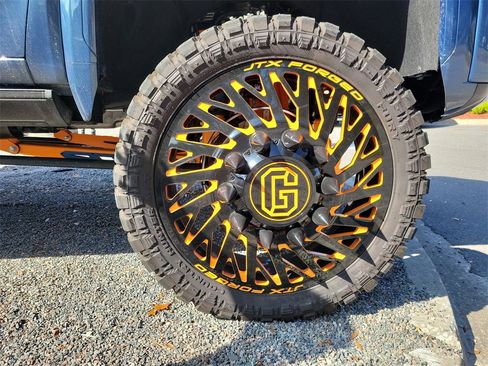 Used 2025 GMC Sierra 3500 Denali Ultimate image 12