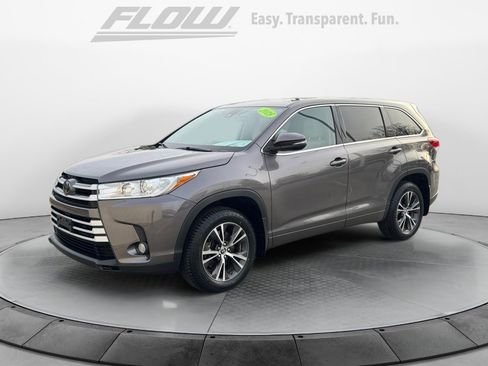 Used 2018 Toyota Highlander Plus image 3